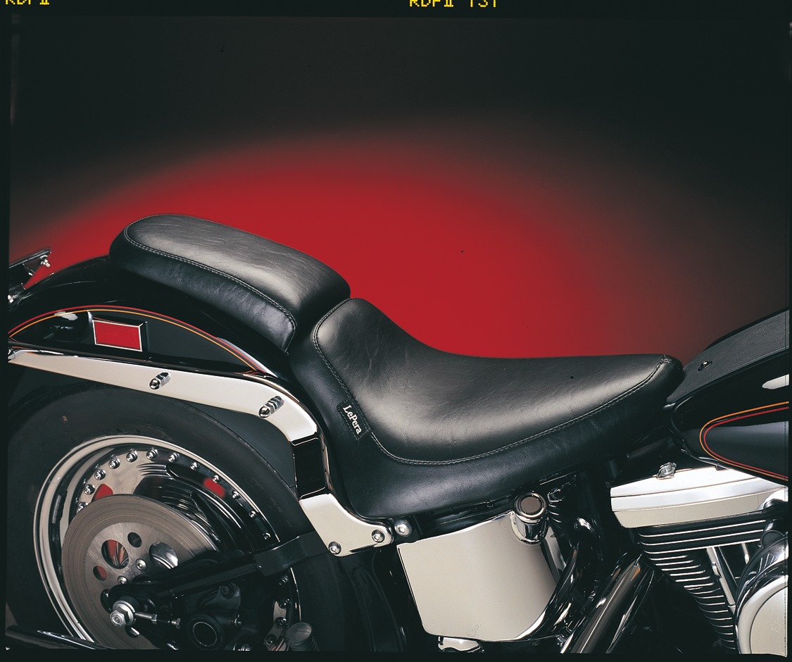 Le Pera Silhouette Solo Smooth Pillion Pad Black 6.5" Fits 1984-1999 Softail - Click Image to Close