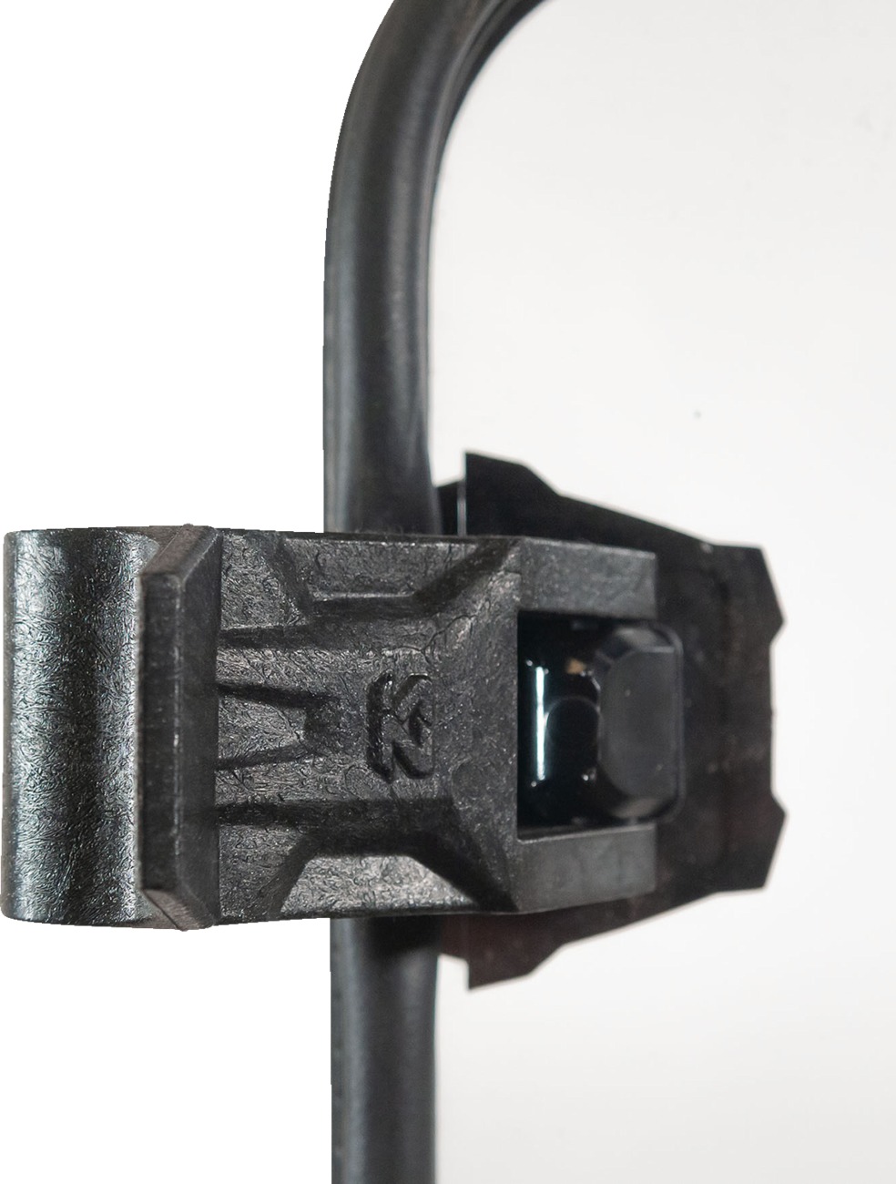 Seizmik Versa-Vent Tool-Less HC Poly - Click Image to Close