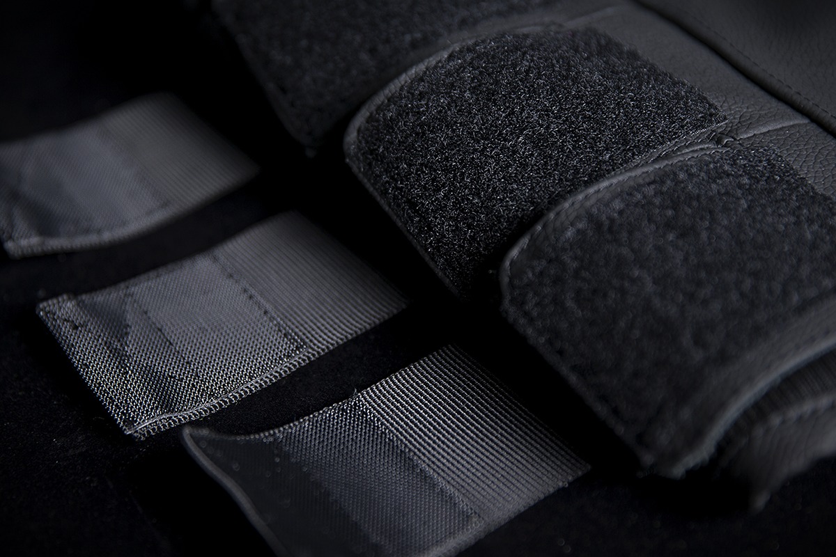 D30 Leather Vest - Black Men's 2X-Large - Click Image to Close