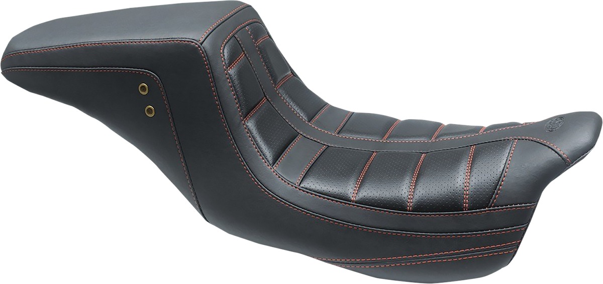 Mustang Squareback One-Piece Seat Black/Red For Harley Touring 08-21 - Squareback seat for Harley Touring 2008-2021 - Click Image to Close