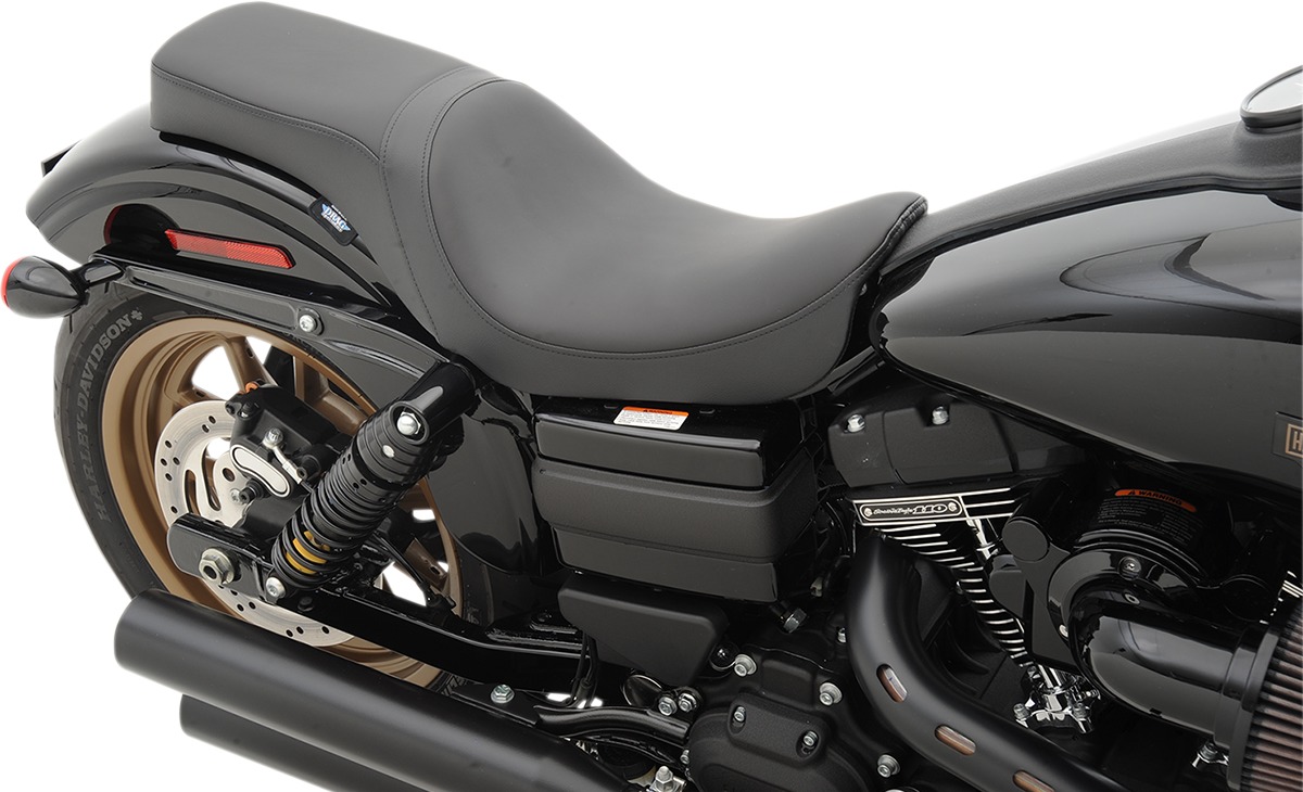 Predator Plain SR Leather 2-Up Seat Black Foam - For 06-17 Harley Dyna - Click Image to Close