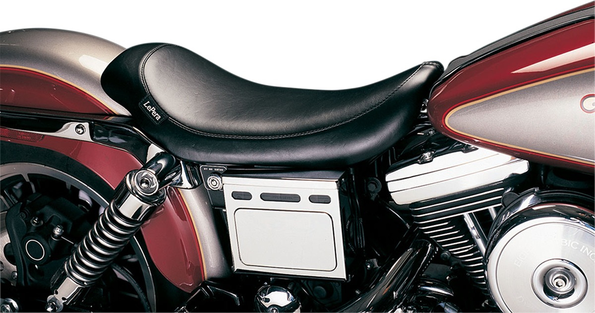 Le Pera Silhouette Solo Seat Black Smooth Fits Dyna Wide Glide - Click Image to Close