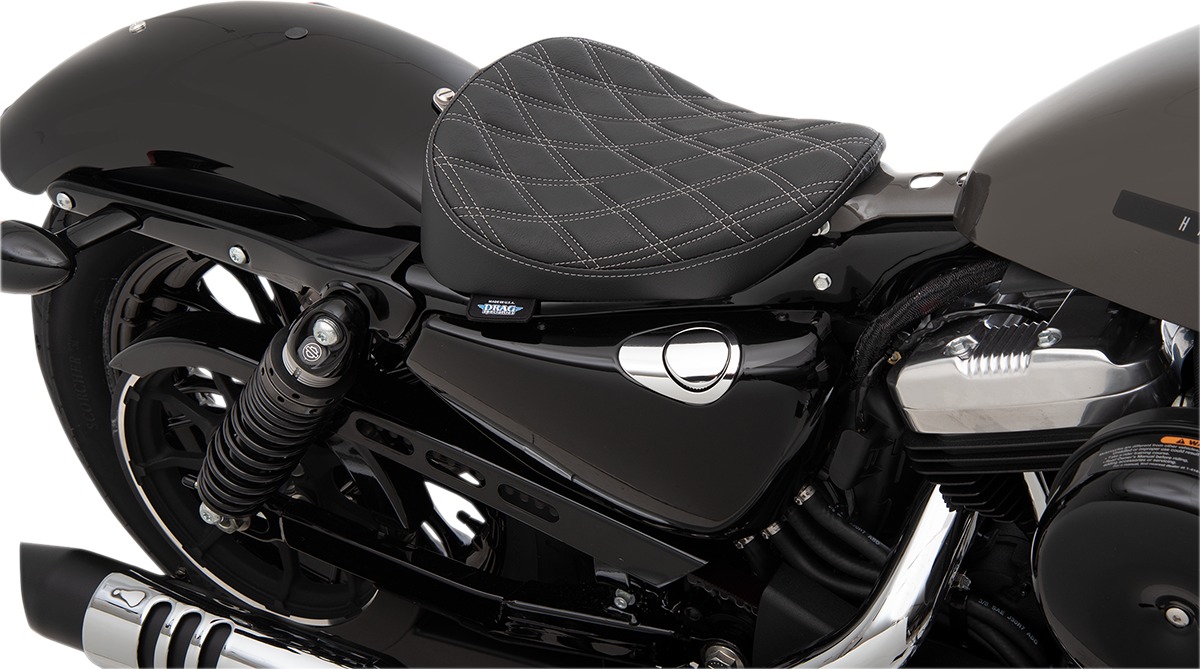 Bobber Double Diamond Vinyl Solo Seat Black/Silver - For 10-20 HD XL - Click Image to Close