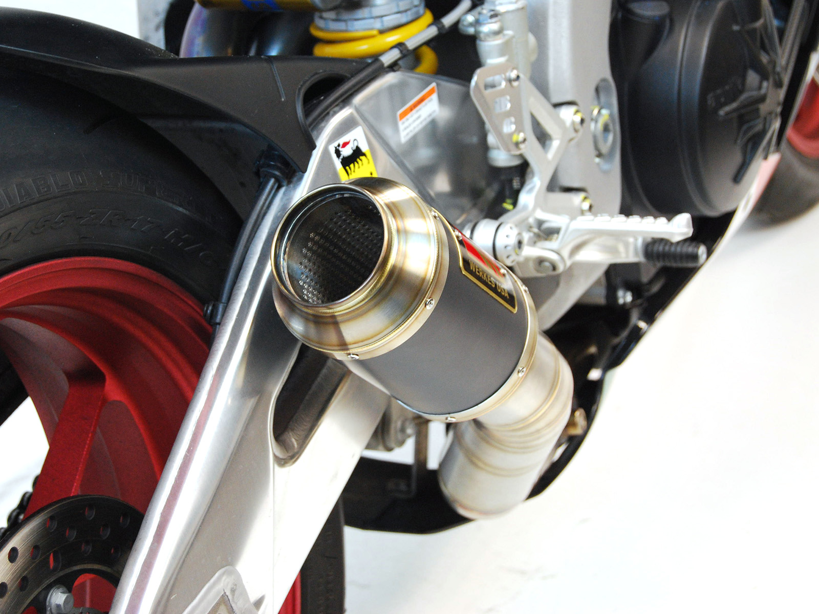 Black Center GP Race Slip On Exhaust - for 15-16 Aprilia RSV4 RR/RF - Click Image to Close