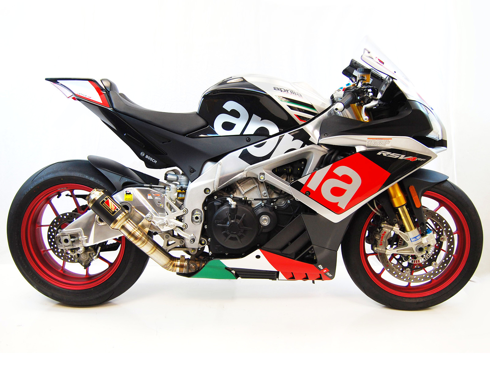 Black Center GP Race Slip On Exhaust - for 15-16 Aprilia RSV4 RR/RF - Click Image to Close