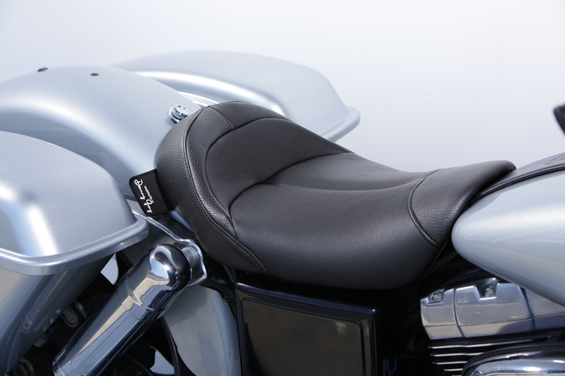 Minimal IST Solo Leather Seat For 06-17 Harley Dyna Models - Click Image to Close