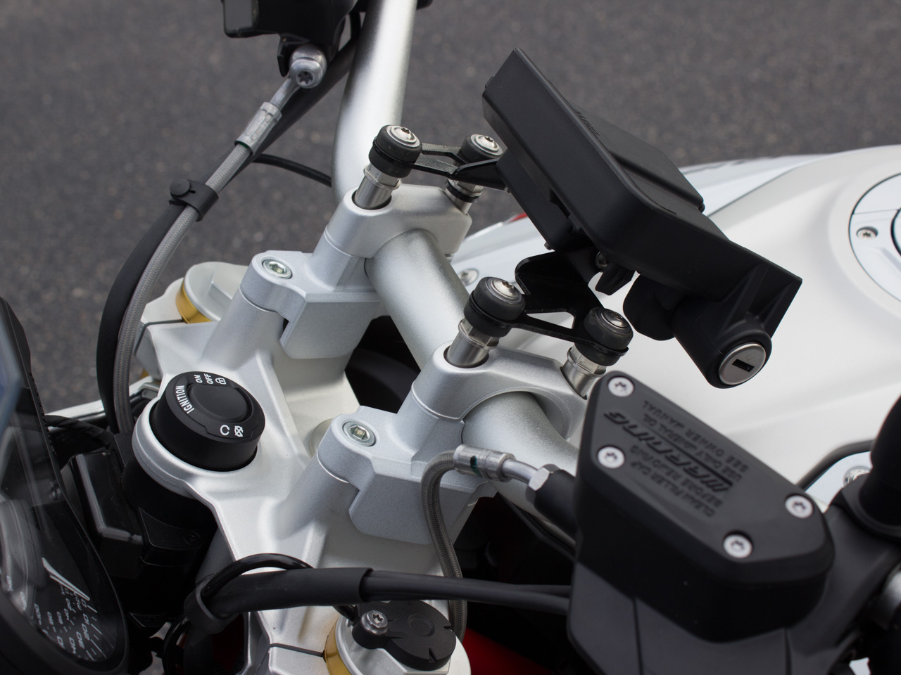 Handlebar Risers 1" 1-1/4" - For 15-17 BMW R1200R - Click Image to Close
