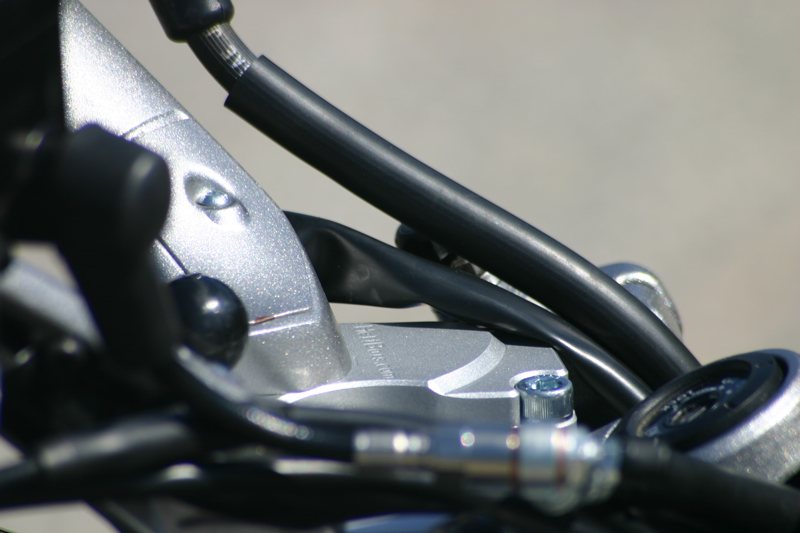 Adjustable Handlebar Bridge 1" Riser - For 06-18 Yamaha FJR1300 - Click Image to Close