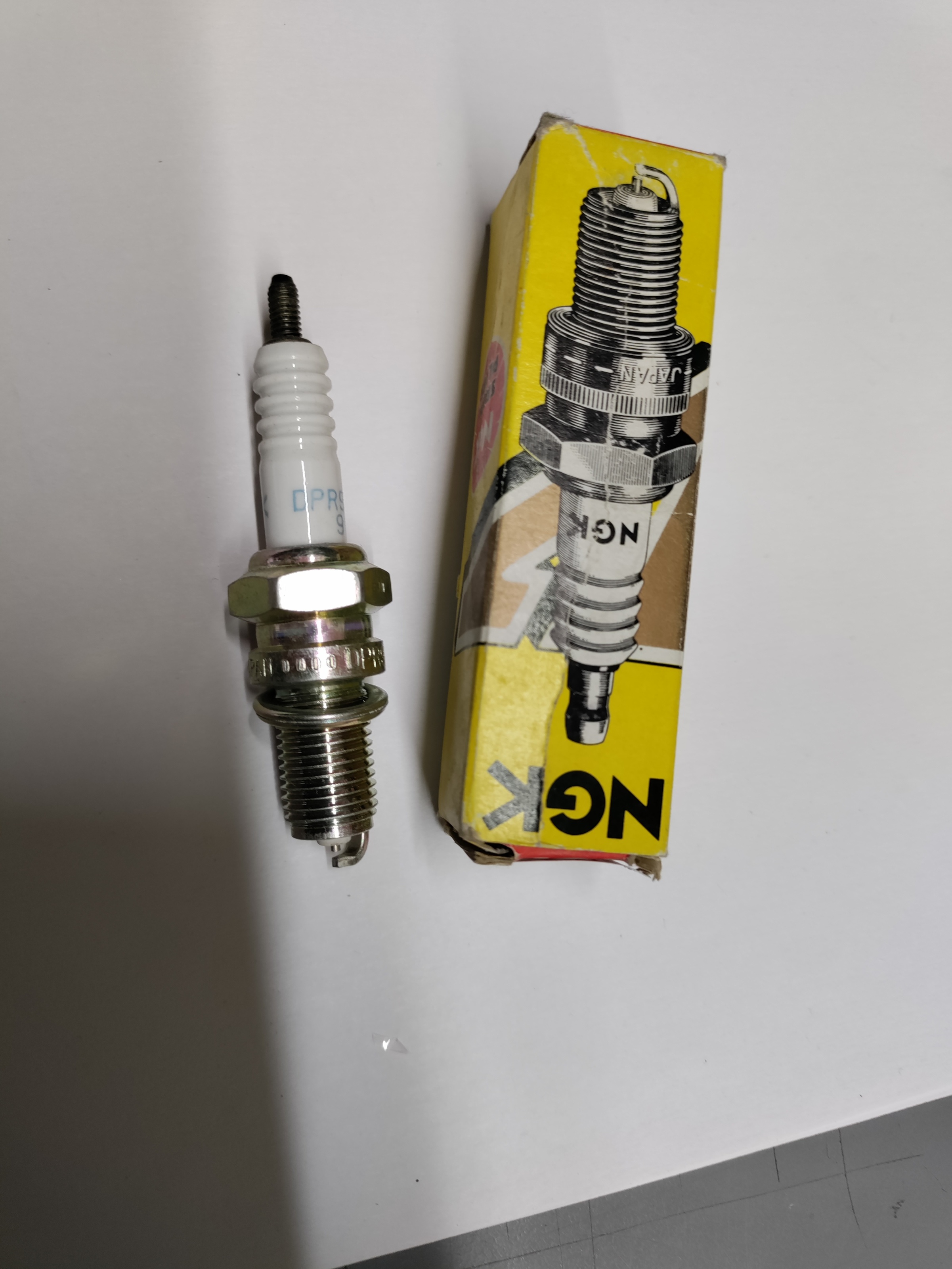 NGK 1230 DPR9EV-9 Gold Palladium Spark Plug - Click Image to Close