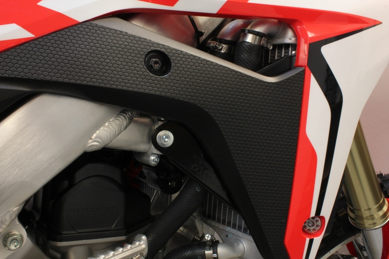 Black Radiator Braces - For 17-18 Honda CRF450R CRF450RX - Click Image to Close