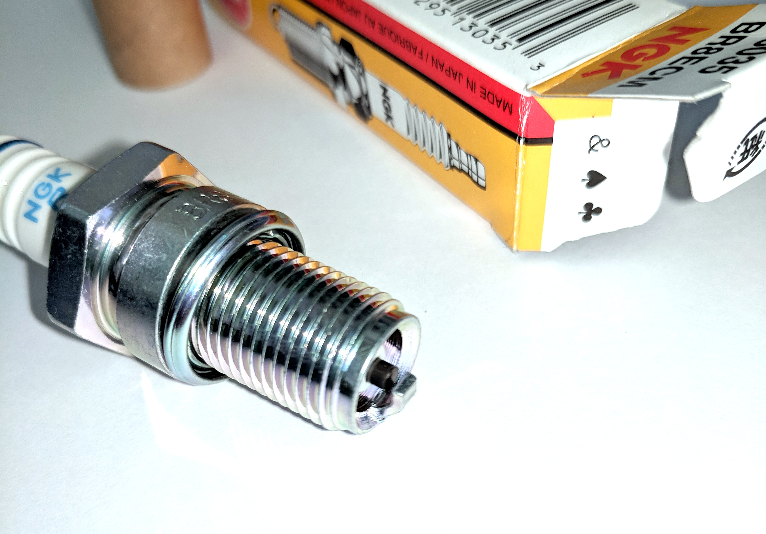 BR8ECM Spark Plug - CR500AF Shorty Plug & KTM 2T - Click Image to Close