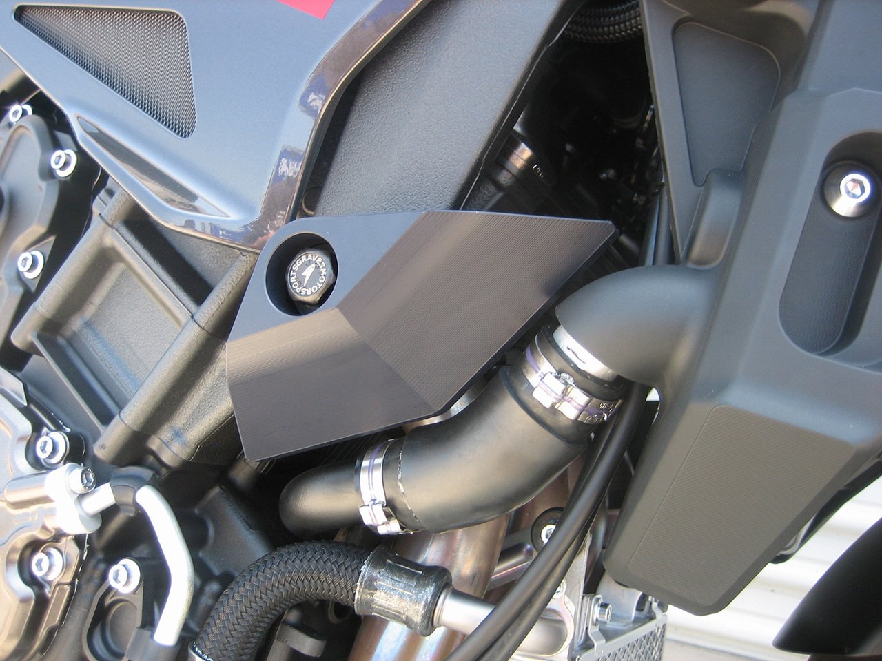 Frame Sliders - For Yamaha R1 FZ/MT-10 - Click Image to Close