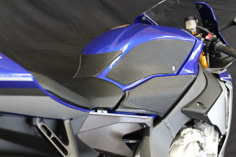 Snake Skin Tank Grip Pads - For 15-19 Yamaha R1 - Click Image to Close