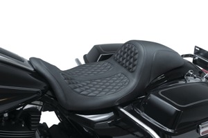 Mustang Fastback 1PC Seat Black Fits 08-21 Harley Electra Glide/Road Glide