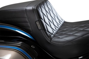 Le Pera Kickflip Diamond Seat Black 31" x 13" x 9" For 18-22 HD Softail