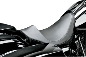 Le Pera Villain Solo Seat Black 10" W Smooth Fits 08-14 Touring