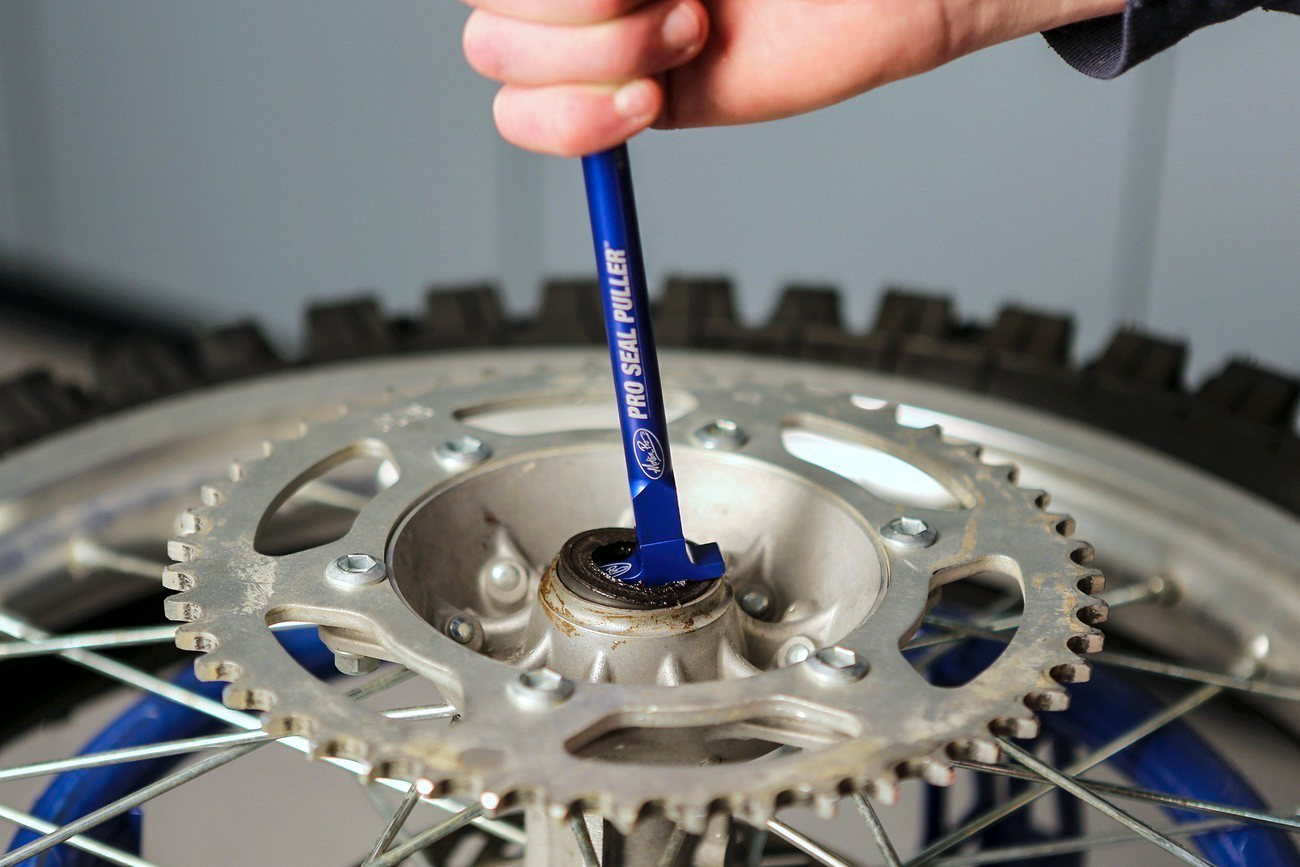 Motion Pro Pro Seal Puller with 3 Interchangeable Tips - Image 5