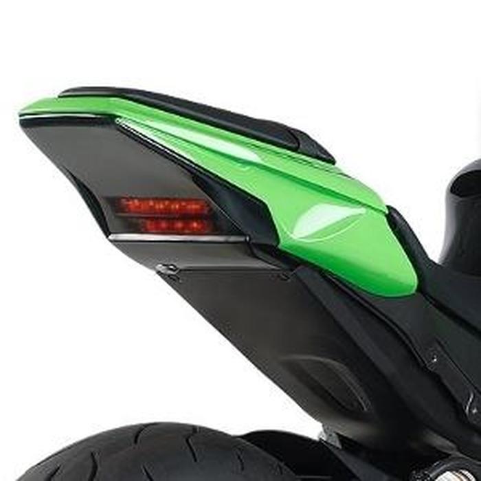 Hotbodies_51101-1102.jpg Hotbodies_51101-1102.jpg