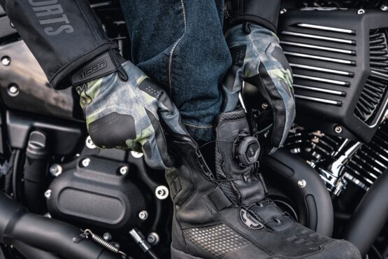 Black Stormhawk Boots - Size 9 - Image 4
