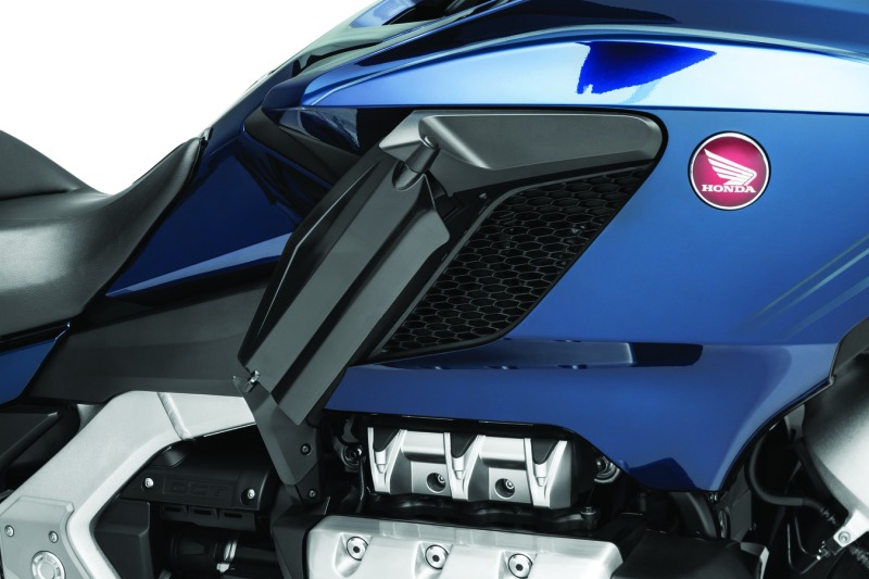 Air Deflectors 18-Up Goldwing Dark Smoke - Image 3