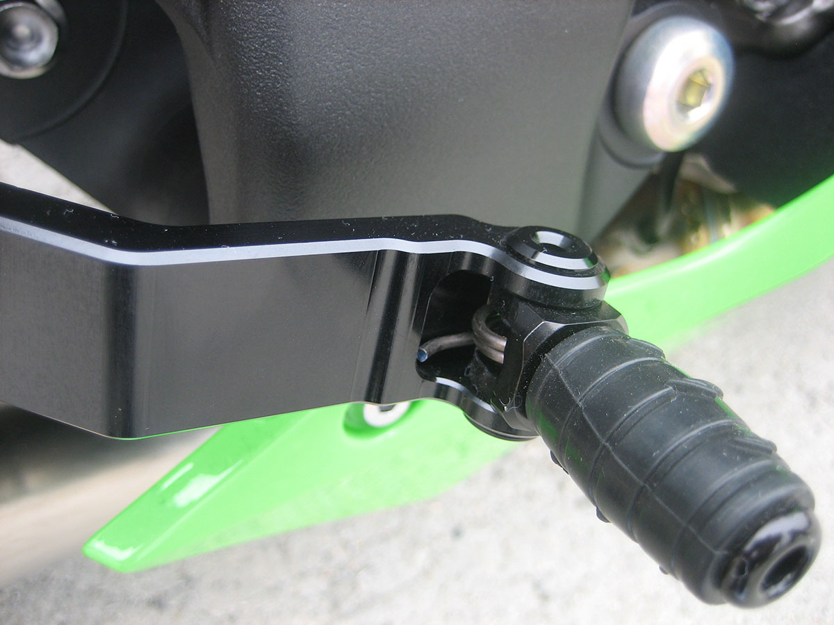 Graves Adjustable Rearsets w/ Carbon Fiber Heel Guard Fits ZX10R - Image 4